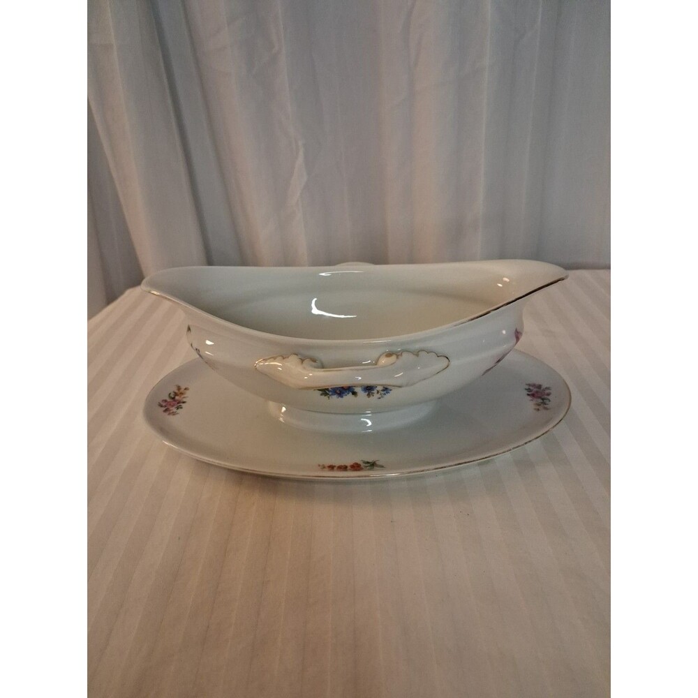Vintage Bohemia Gravy Boat & Plate CECIL Czecho-Slowakia Czechoslovakia B10